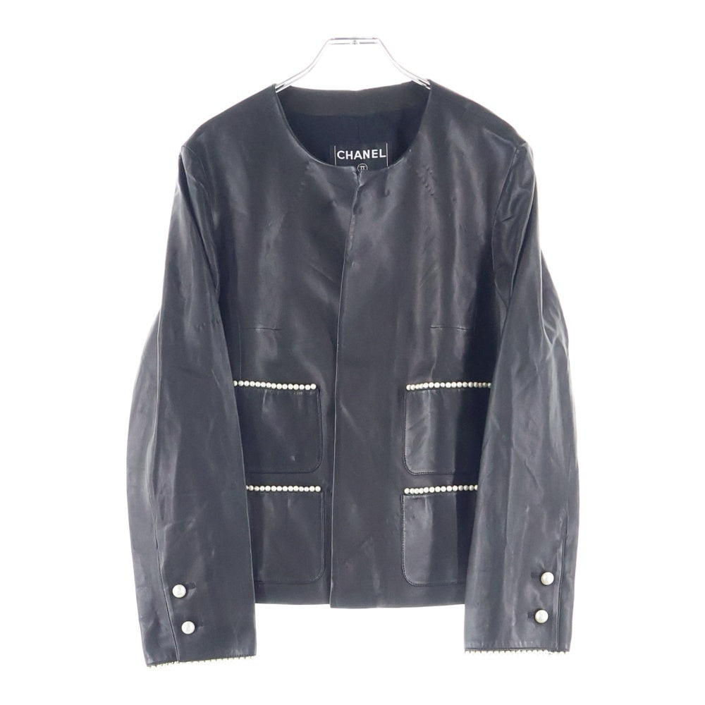 CHANEL(シャネル) ココマーク ラムスキン レザー パール装飾 ノーカラー ジャケット ブラック レディース P36378C00095