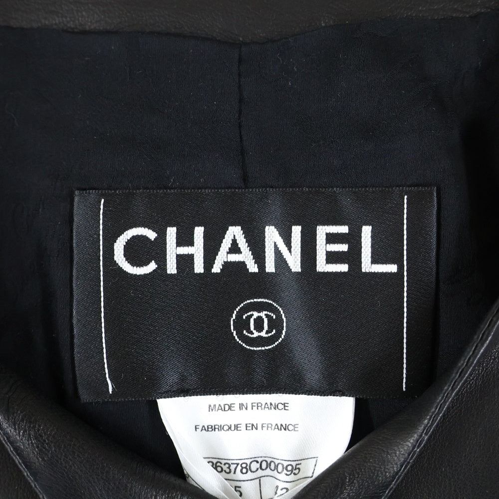 CHANEL(シャネル) ココマーク ラムスキン レザー パール装飾 ノーカラー ジャケット ブラック レディース P36378C00095