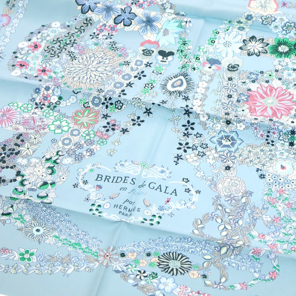 HERMES(エルメス) カレ90 Bride de gala en fleurs ブリッド・ドゥ・ガラ・アン・フルール ブルー シルク スカーフ