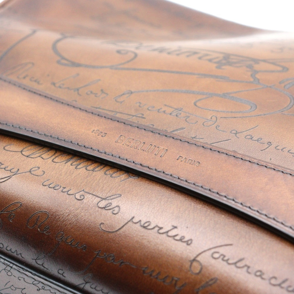 Berluti(ベルルッティ) ローズウッド スクリットレザー ポーチ クラッチバッグ ブラウン レザー