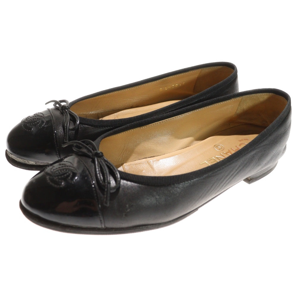 CHANEL(シャネル) ココマーク エナメルトゥ フラットパンプス ブラック レディース