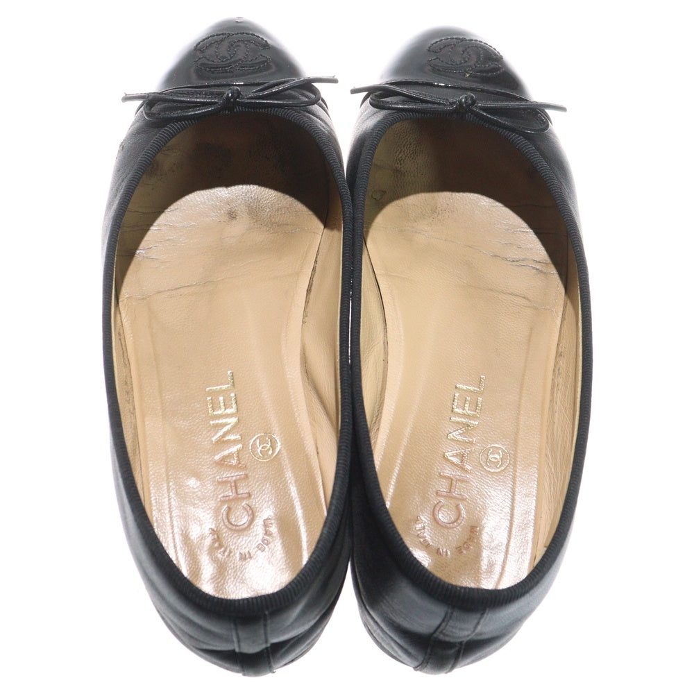 CHANEL(シャネル) ココマーク エナメルトゥ フラットパンプス ブラック レディース