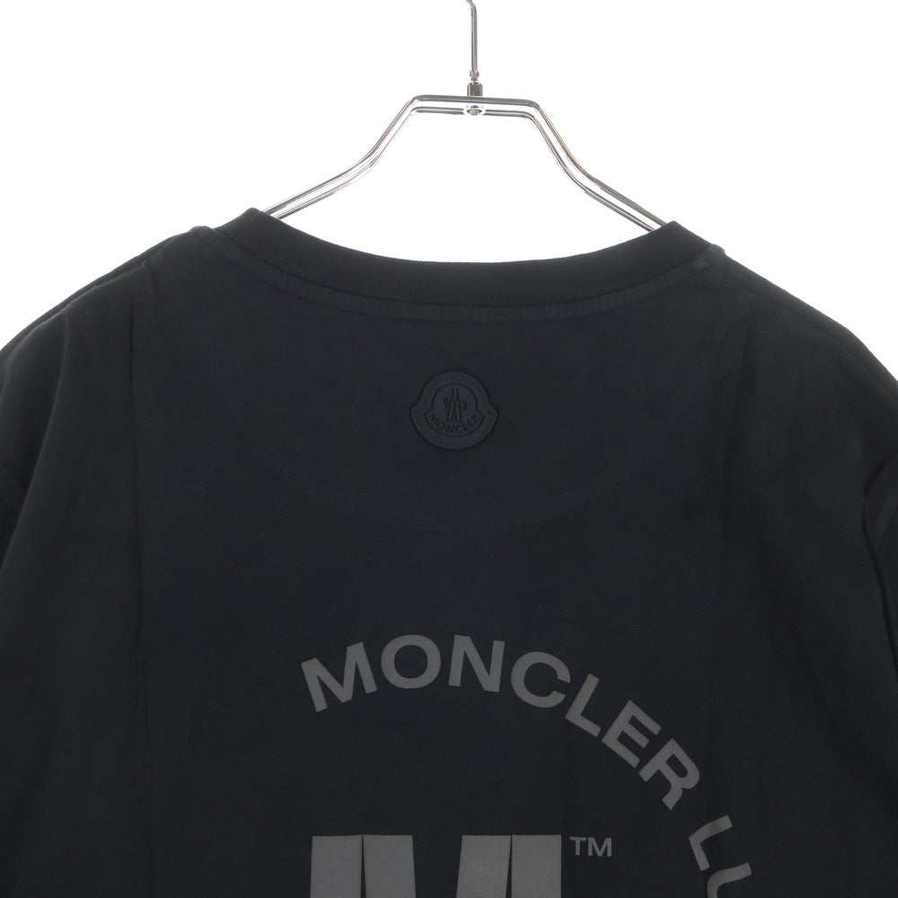 MONCLER(モンクレール) 22SS Mロゴバックプリント ワンポイント刺繍 クルーネック 半袖Tシャツ カットソー ブラック H10918C00026 829H8
