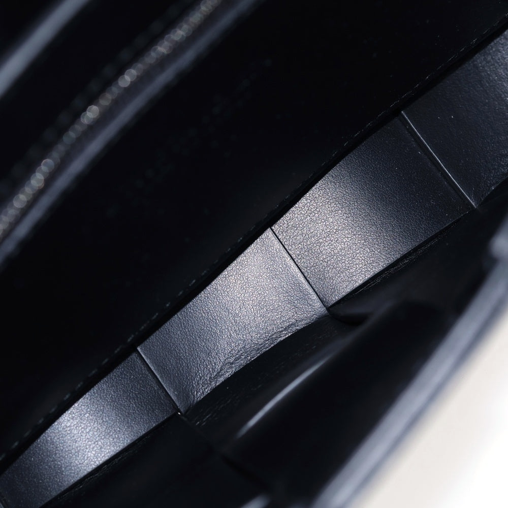 BOTTEGA VENETA(ボッテガヴェネタ) カセット スモール ショルダーバッグ ブラック レザー シルバー金具