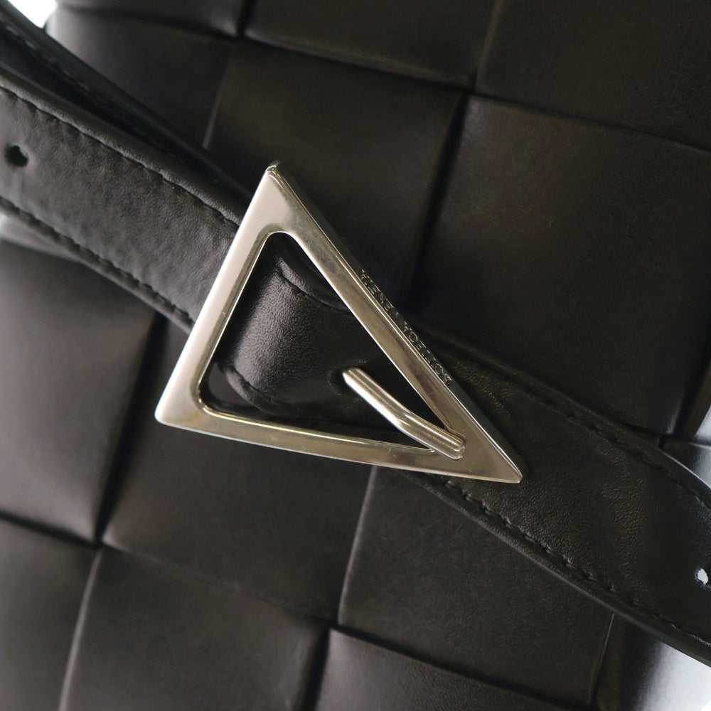 BOTTEGA VENETA(ボッテガヴェネタ) カセット スモール ショルダーバッグ ブラック レザー シルバー金具