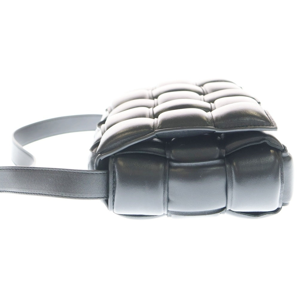 BOTTEGA VENETA(ボッテガヴェネタ) カセット ショルダーバッグ ブラック レザー ゴールド金具 レディース