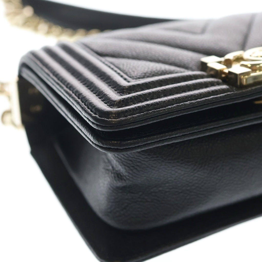 CHANEL(シャネル) ボーイシャネル ミニ シェブロン Vステッチ キャビアスキン ゴールド金具 チェーン ショルダーバッグ プレート ブラック レディース