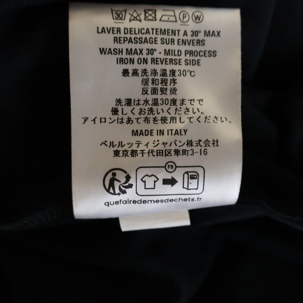 Berluti(ベルルッティ) バックレザーパッチディテール ロングスリーブTシャツ カットソー 長袖 ブラック R25JRL85JAEK