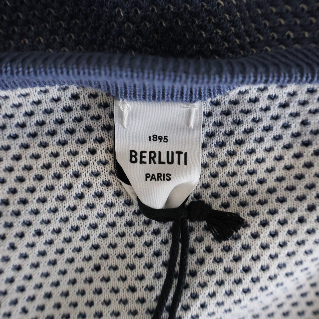 Berluti(ベルルッティ) ロゴワッペン Vネック ニット セーター スウェット コットン シルク ブルー R24KVL54