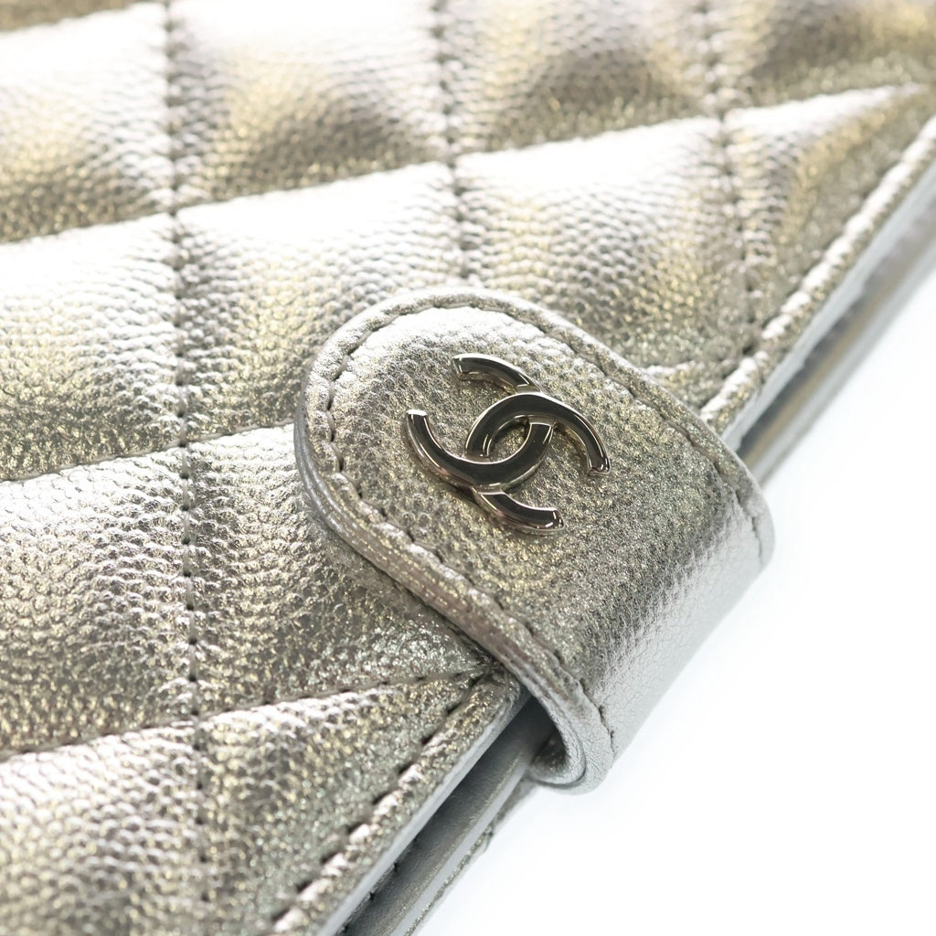 CHANEL(シャネル) パスポートケース ホルダー シルバー キャビアスキン AP3791 シルバー金具 レディース