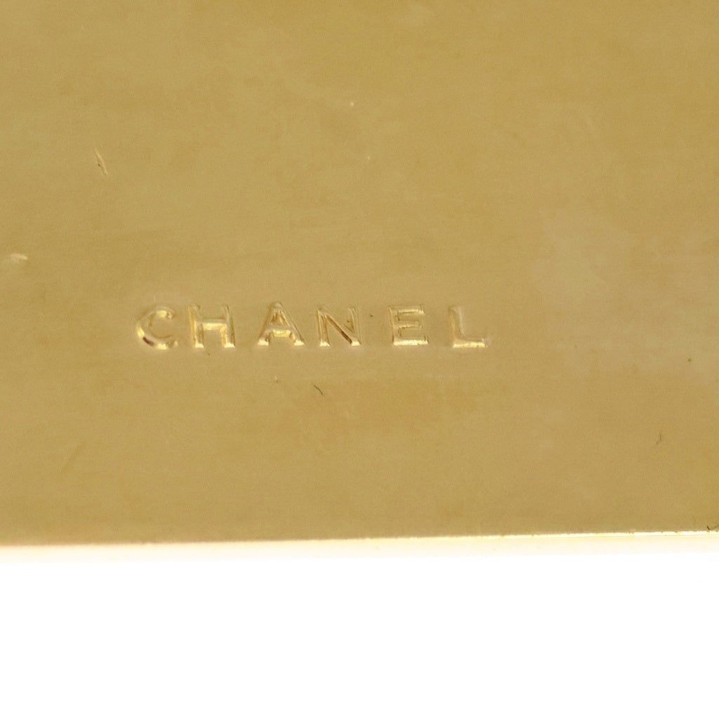 CHANEL(シャネル) ロゴプレート ピンバッジ ブローチ ゴールド GP レディース