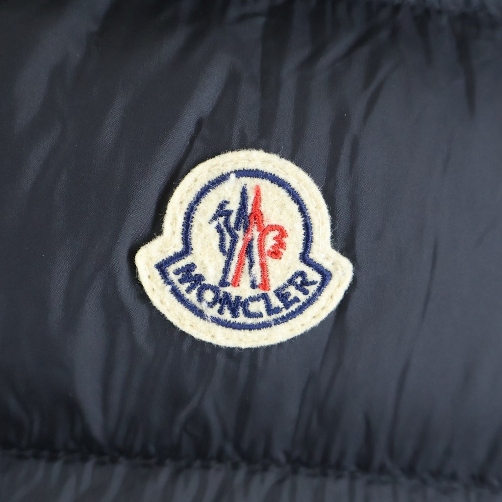 MONCLER(モンクレール) ワッペンロゴ ダウンベスト フード ブラック