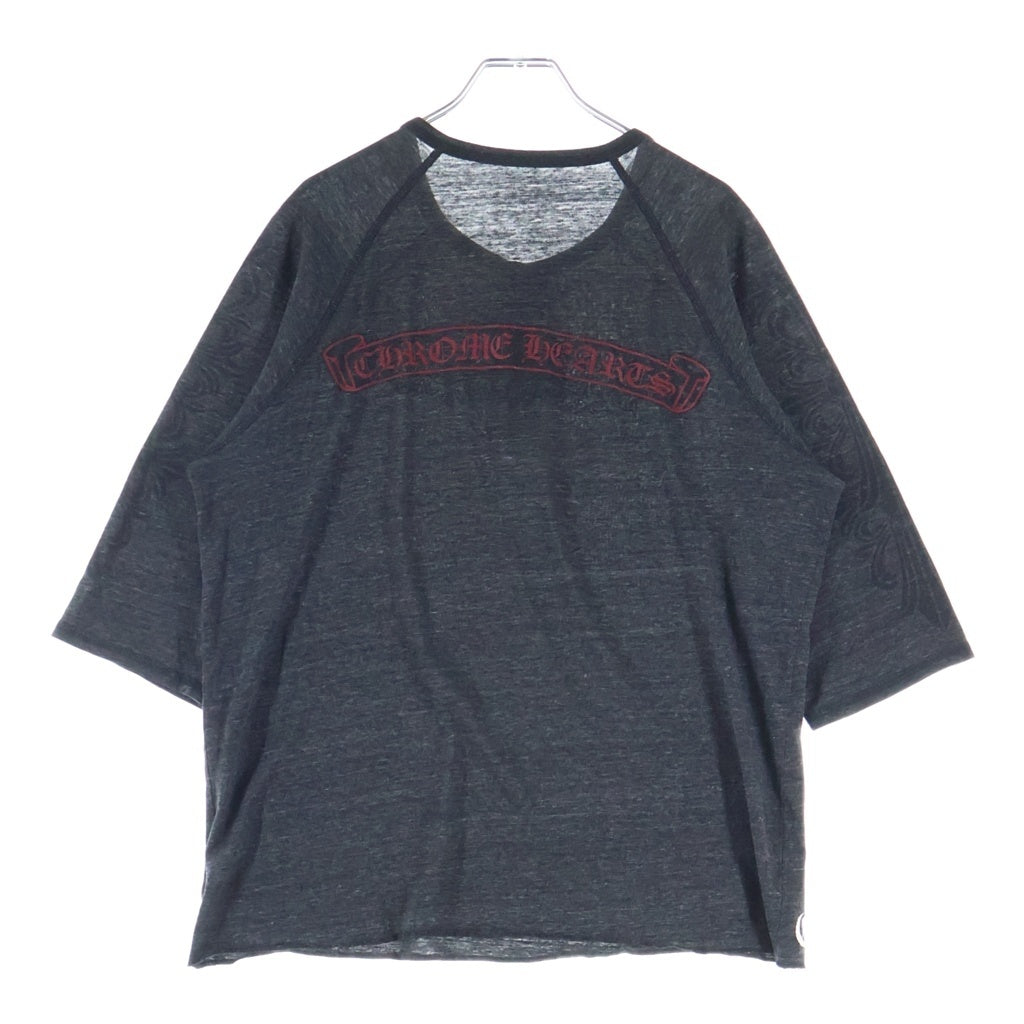 CHROME HEARTS(クロムハーツ) OLD BACK SCROLL LABELTEE スクロールラベルプリント ヘンリーネック 袖フローラル 7部袖Tシャツ カットソー ブラック