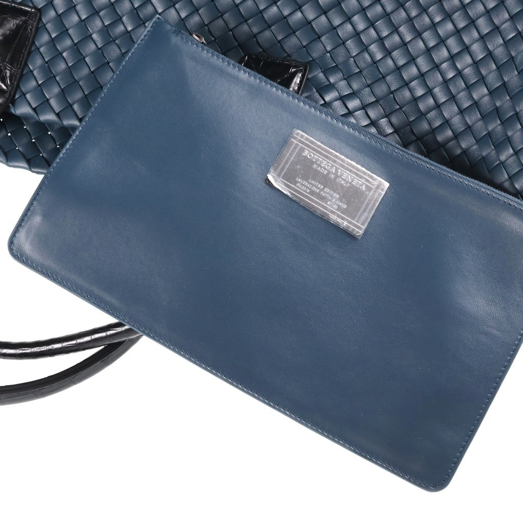 BOTTEGA VENETA(ボッテガヴェネタ) イントレチャート カバMM 型押しクロコハンドル トートバッグ ハンドバッグ ブルー×ブラック レザー レディース