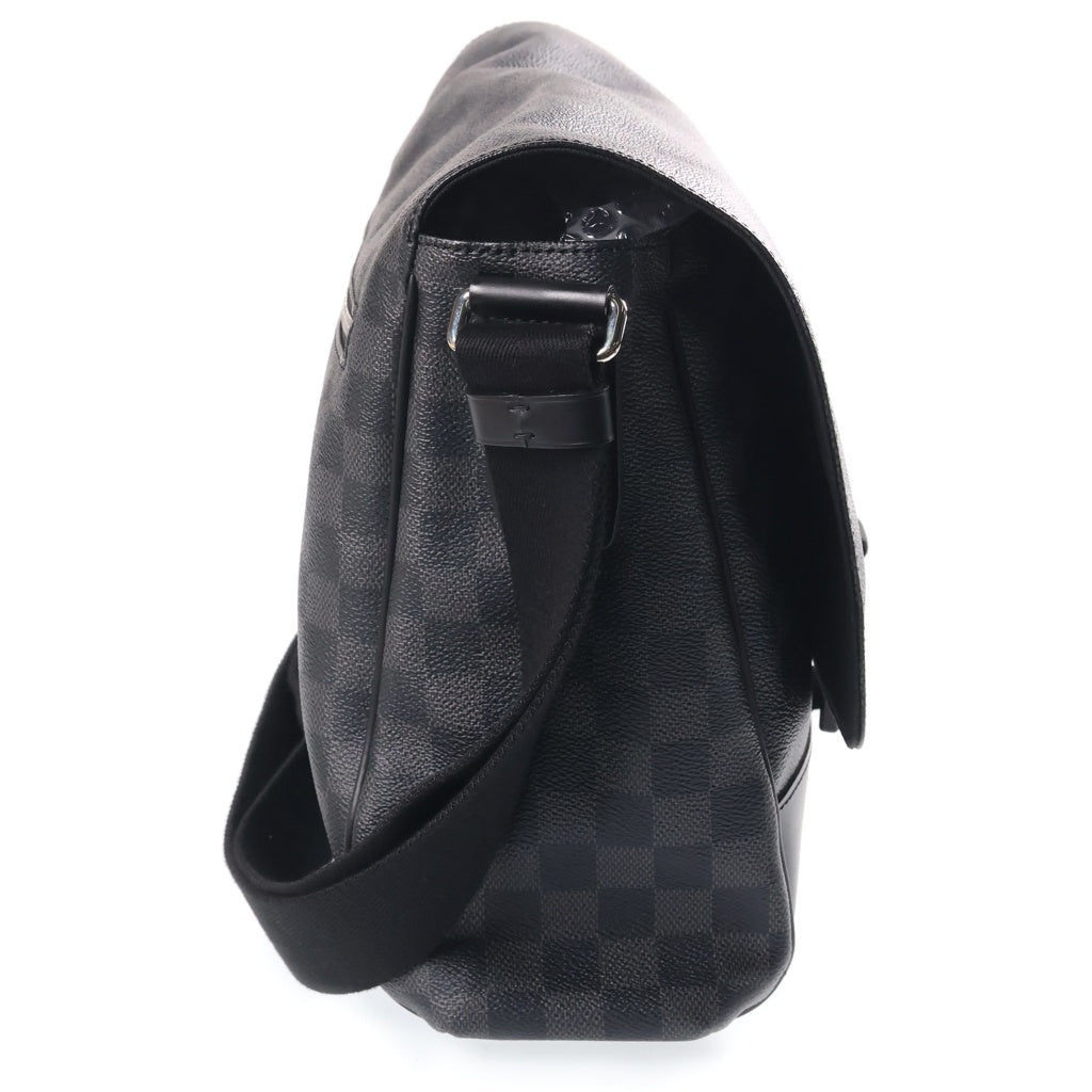 LOUIS VUITTON(ルイヴィトン) ダミエグラフィット メッセンジャーPM PVC レザー ショルダーバッグ ブラック シルバー金具 N41457