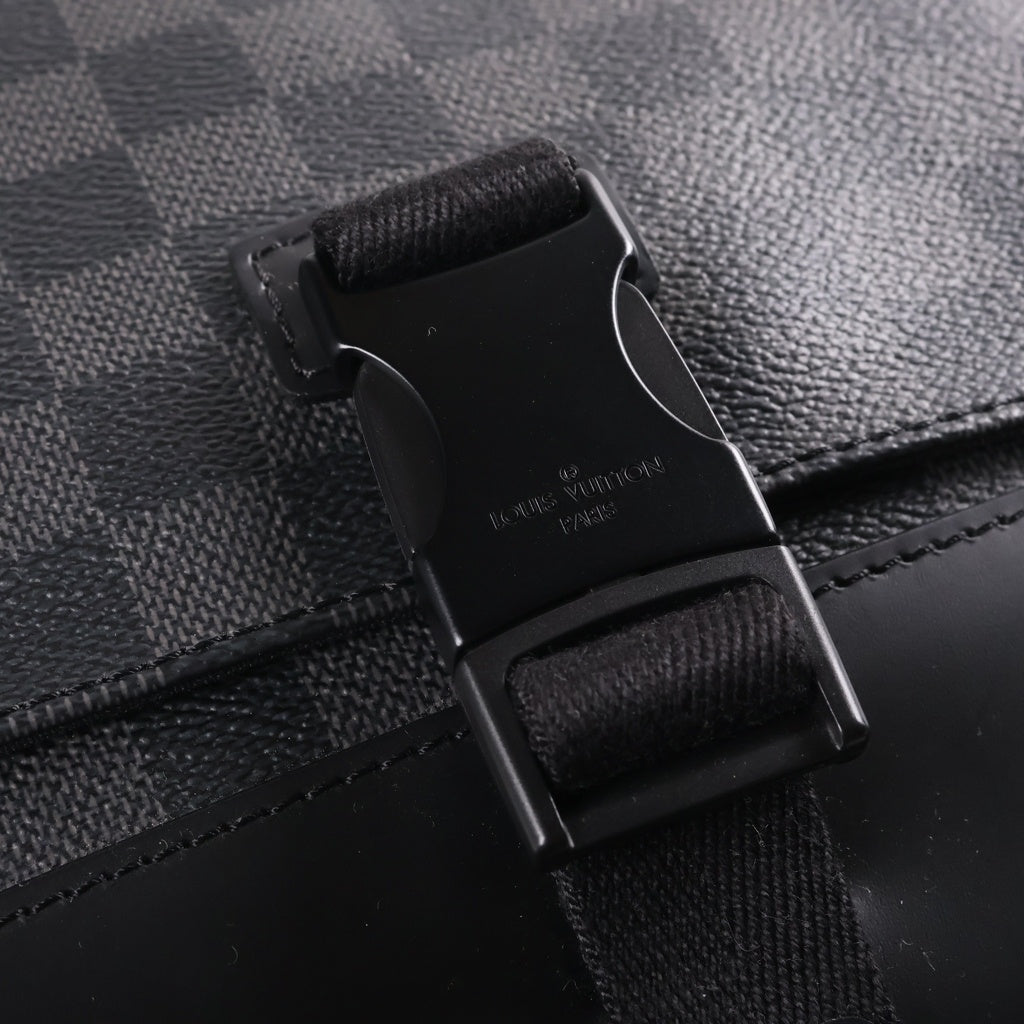 LOUIS VUITTON(ルイヴィトン) ダミエグラフィット メッセンジャーPM PVC レザー ショルダーバッグ ブラック シルバー金具 N41457