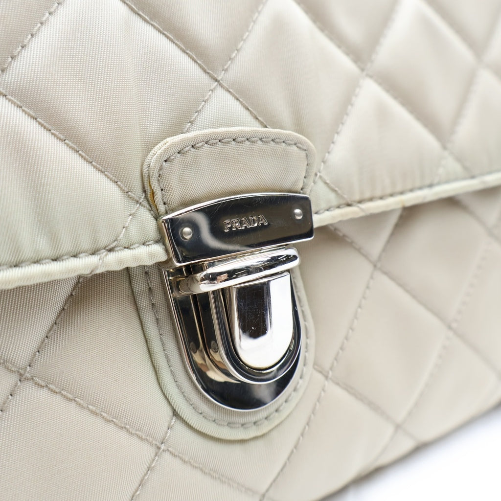 PRADA(プラダ) キルティングナイロンチェーンショルダーバック ベージュ 5E390 シルバー金具 レディース