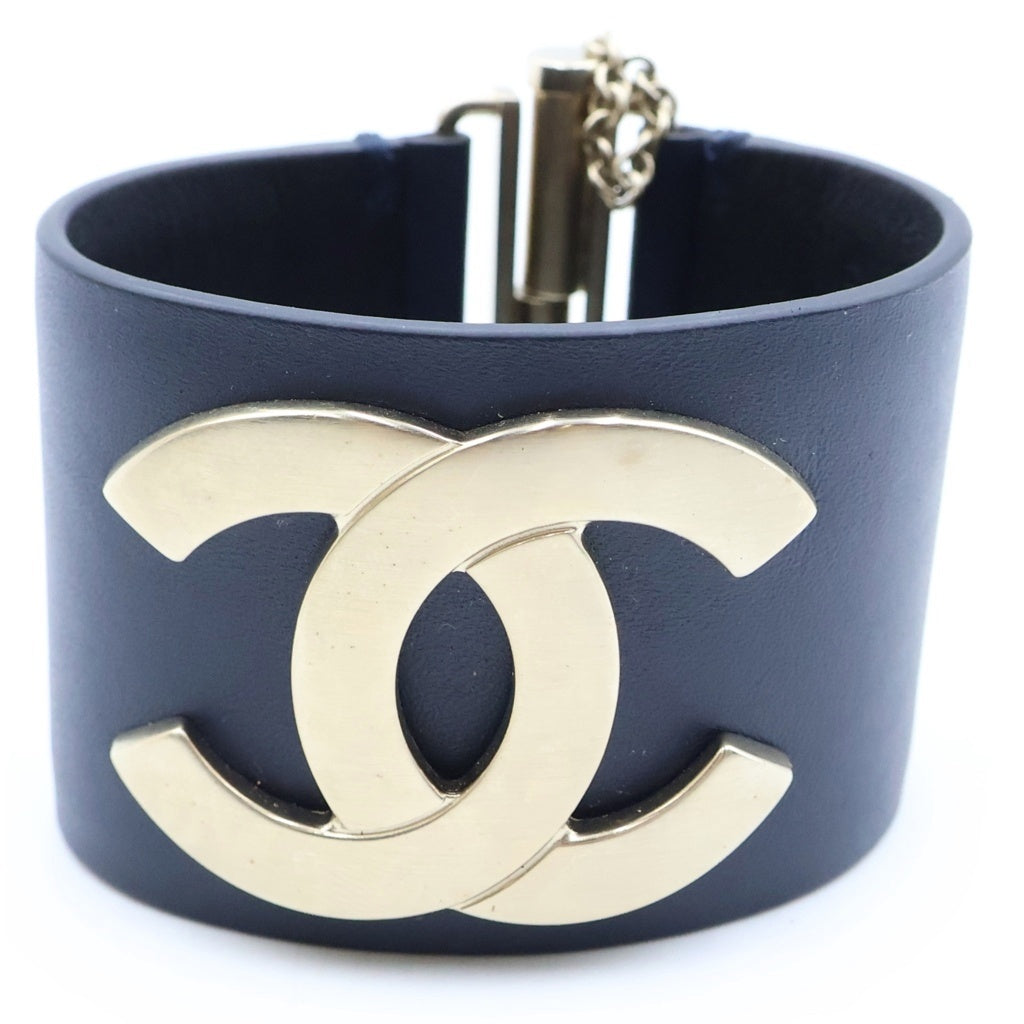 CHANEL(シャネル) ココマーク レザー バングル ブレスレット ネイビー×ゴールド C18C #S レディース