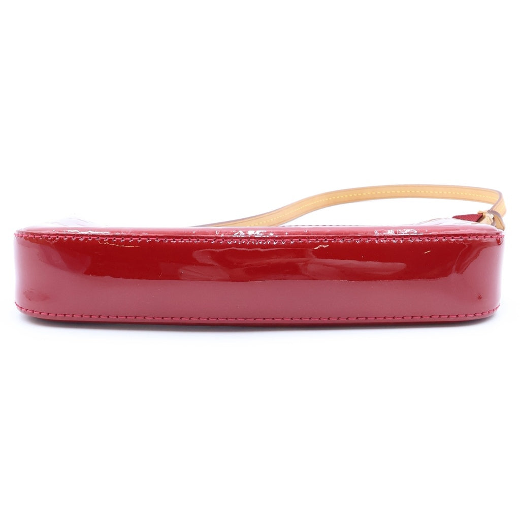 LOUIS VUITTON(ルイヴィトン) モノグラム ヴェルニ ポシェットアクセソワール ハンドバッグ レッド エナメル×レザー M91577 レディース