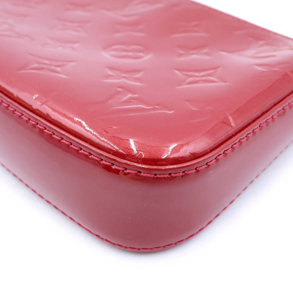 LOUIS VUITTON(ルイヴィトン) モノグラム ヴェルニ ポシェットアクセソワール ハンドバッグ レッド エナメル×レザー M91577 レディース
