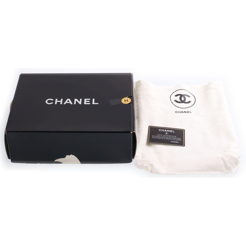 CHANEL(シャネル) マトラッセ25 ダブルフラップ ダブルチェーン ショルダーバッグ ブラック ラムスキン ゴールド金具 20番台 レディース