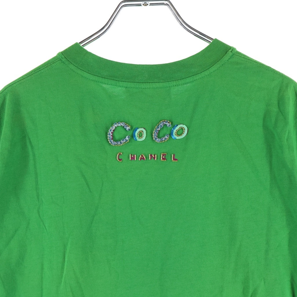 CHANEL(シャネル) PHARRELL WILLIAMS Tシャツ 半袖 ロゴ ビーズ 刺繍 コットン グリーン P61052K46833