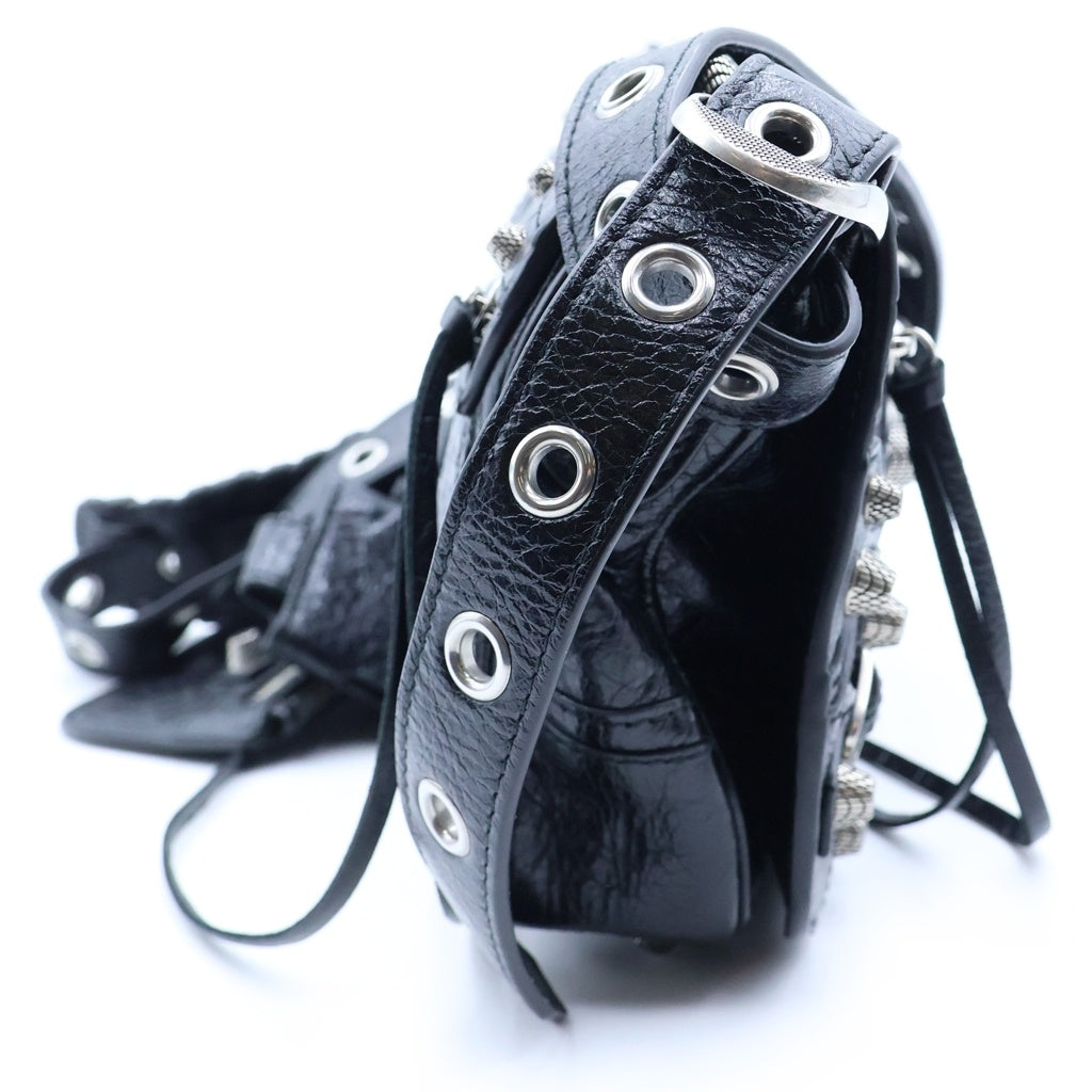 BALENCIAGA(バレンシアガ) LE CAGOLE XS フラップショルダーバッグ ブラック719082