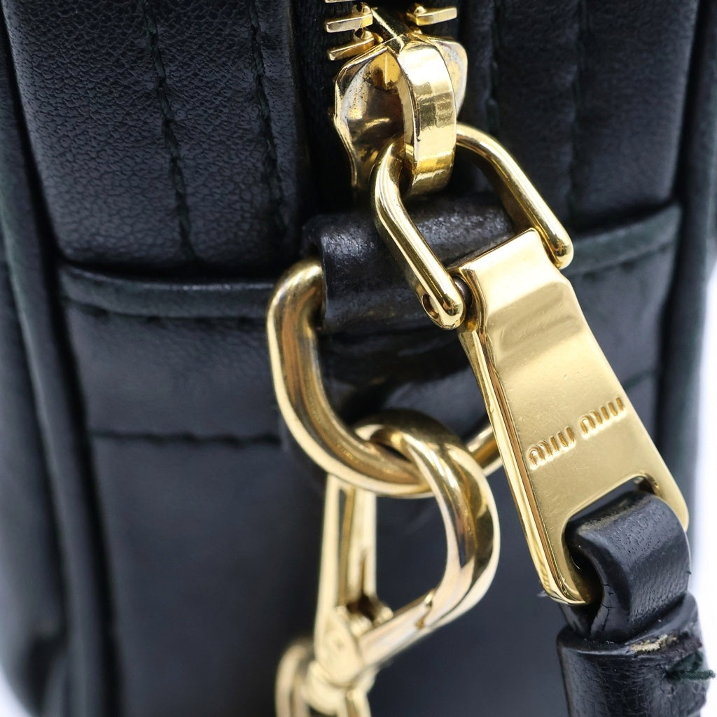 miumiu(ミュウミュウ) マテラッセ チェーンショルダーバッグ ミニバッグ ブラック ナッパレザー ゴールド金具 レディース