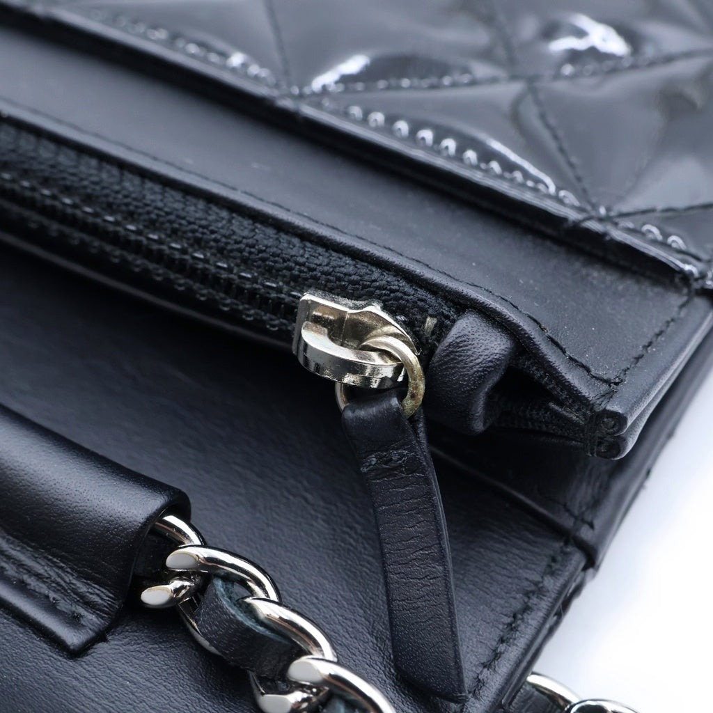 CHANEL(シャネル) マトラッセ チェーンウォレット ショルダーバッグ ブラック パテントレザー 18番台 A33814 シルバー金具 レディース