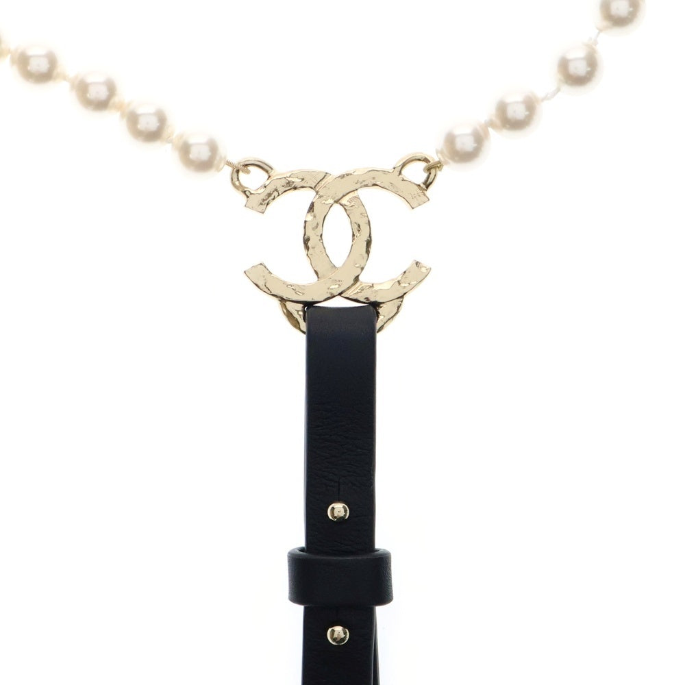 CHANEL(シャネル) ココマーク フェイクパール レザー サスペンダー A21K ブラック×ゴールド