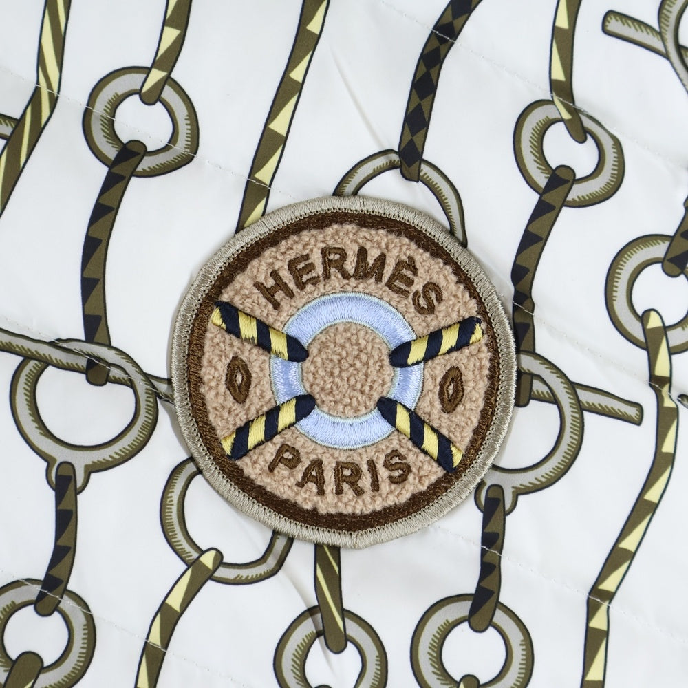 HERMES(エルメス) 23AW セリエワッペンロゴ 金具総柄プリント ジップアップ ダウンベスト ホワイト/ブラウン 3H0163D2 レディース
