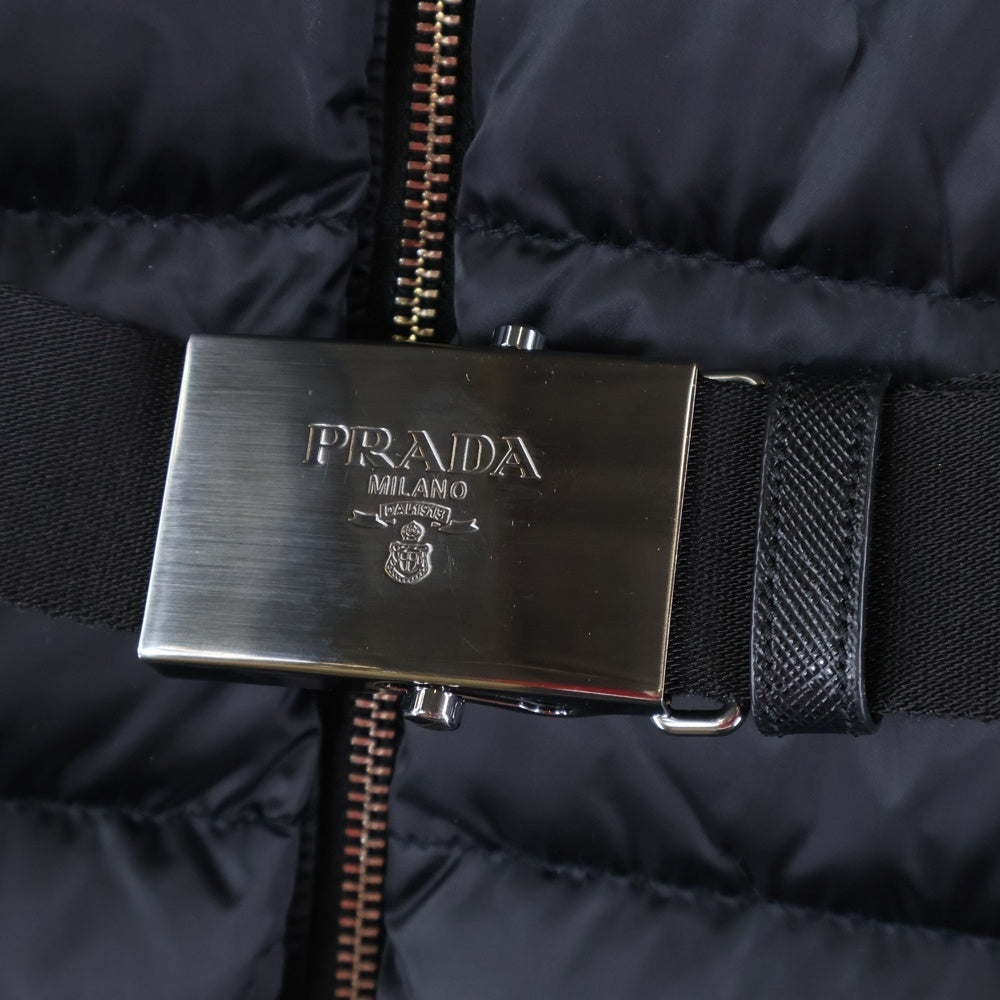 PRADA(プラダ) 19AW ロゴバックル ベルト付き スタンドカラー ジップアップ ダウン ロング ジャケット コート ブラック レディース 29G150