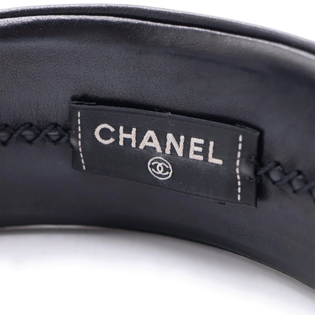 CHANEL(シャネル) シャネル ロゴ カチューシャ ヘアバンド ブラック レザー レディース