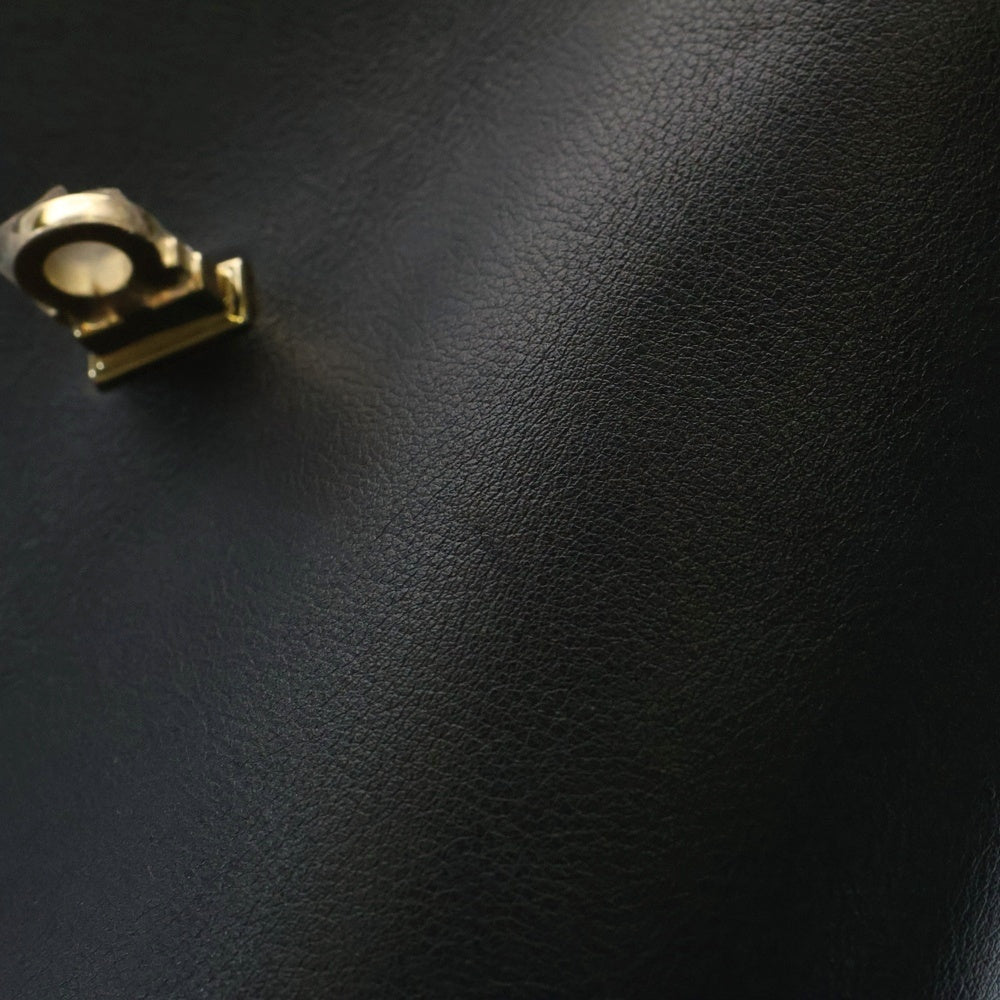 FERRAGAMO(フェラガモ) フェラガモ ハグ スモール 2wayハンドバッグ トートバッグ ショルダーバッグ ゴールド金具 レザー ブラック