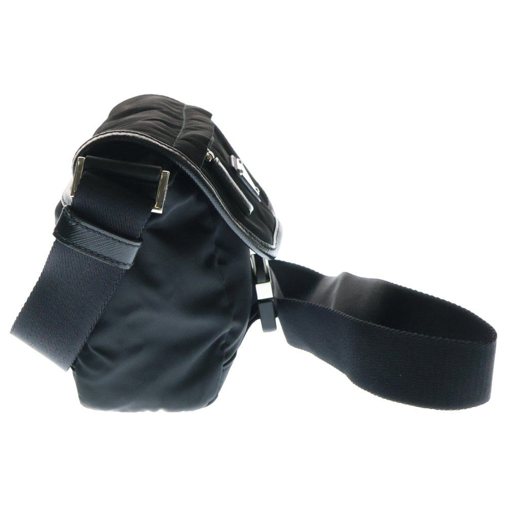 PRADA(プラダ) サフィアーノ ショルダーバッグ ミニバッグ ロゴ三角プレート ブラック シルバー金具 ナイロン×レザー 2VD070