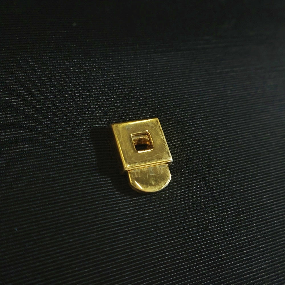 MOSCHINO(モスキーノ) プッシュロック ナイロン チェーンショルダーバッグ ゴールド金具 ブラック