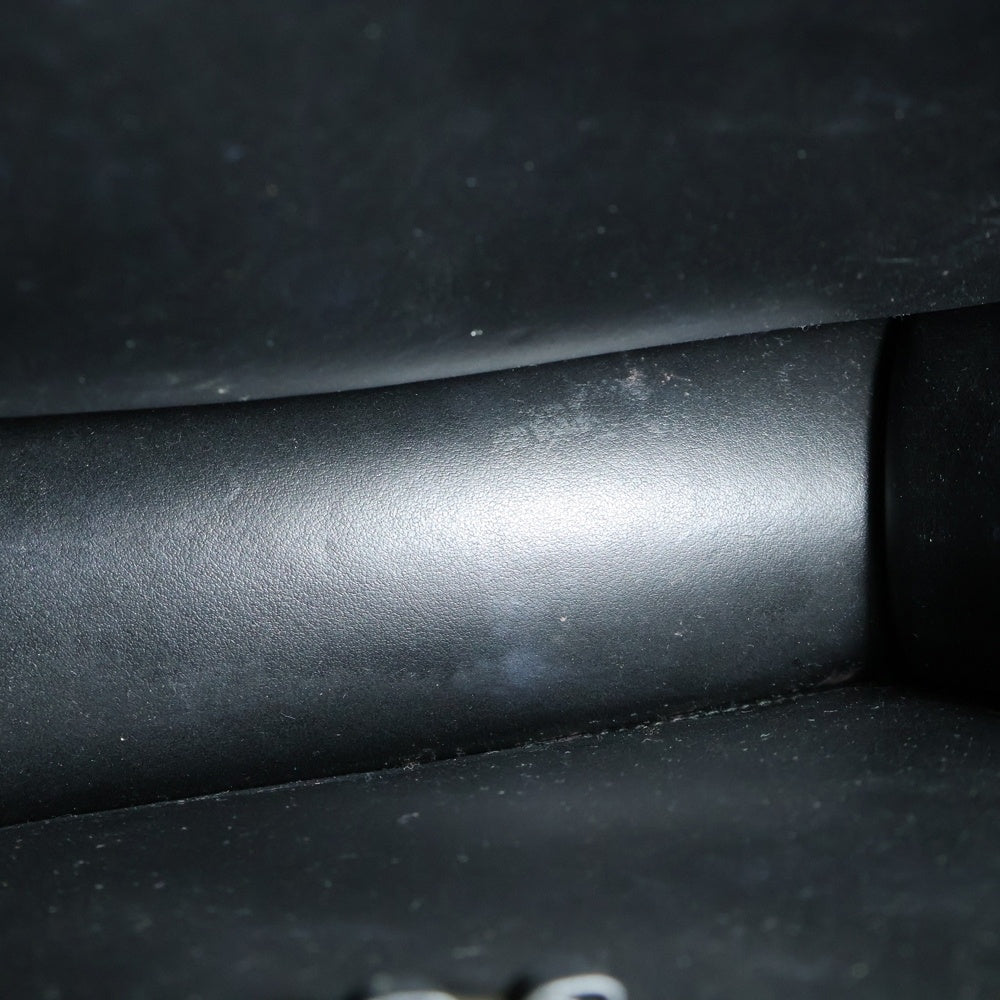 FERRAGAMO(フェラガモ) ヴァラリボン ショルダーバッグ チェーンバッグ ブラック ゴールド金具 レザー