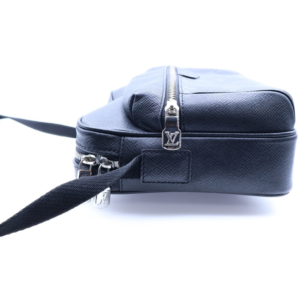 LOUIS VUITTON(ルイヴィトン) タイガラマ・アウトドアメッセンジャーPM ショルダーバッグ ブラック レザー×PVC シルバー金具 M30233