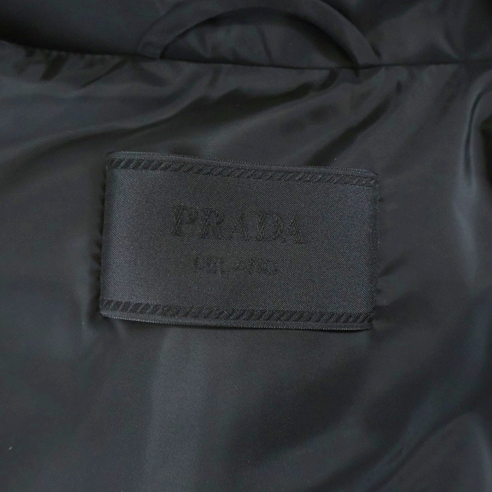 PRADA(プラダ) トライアングルロゴプレート ナイロンダウンベスト ブラック SGJ191 R132