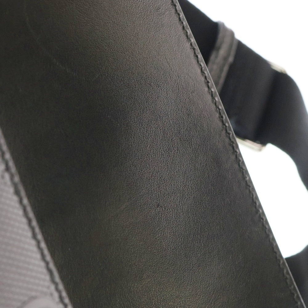 GUCCI(グッチ) GGエンボス メッセンジャーバッグ ショルダーバッグ ブラック カーフスキン 658565 シルバー金具