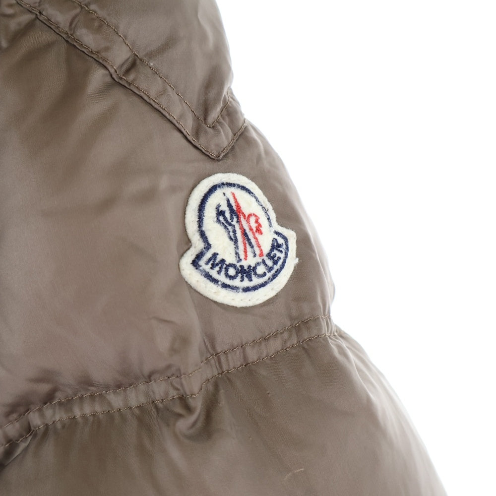 MONCLER(モンクレール) ROMARIN ロゴワッペン付フーデッドダウンコート ブラウン 120934936505 53048