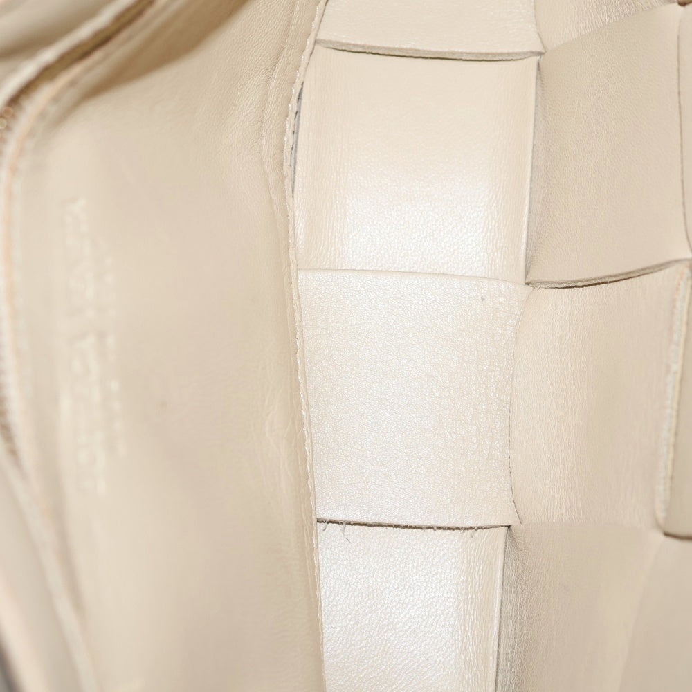 BOTTEGA VENETA(ボッテガヴェネタ) カセット ショルダーバッグ ミニバッグ アイボリー ベージュ レザー ゴールド金具 レディース