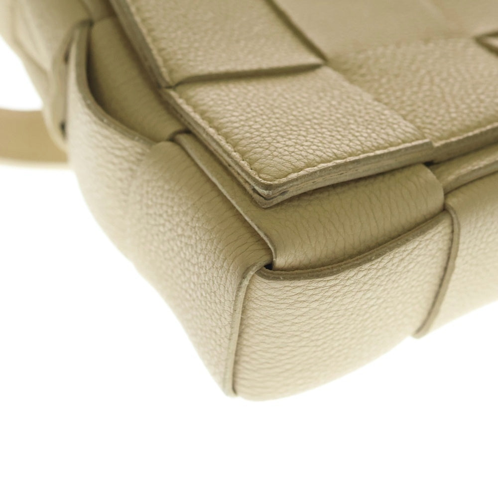 BOTTEGA VENETA(ボッテガヴェネタ) カセット ショルダーバッグ ミニバッグ アイボリー ベージュ レザー ゴールド金具 レディース