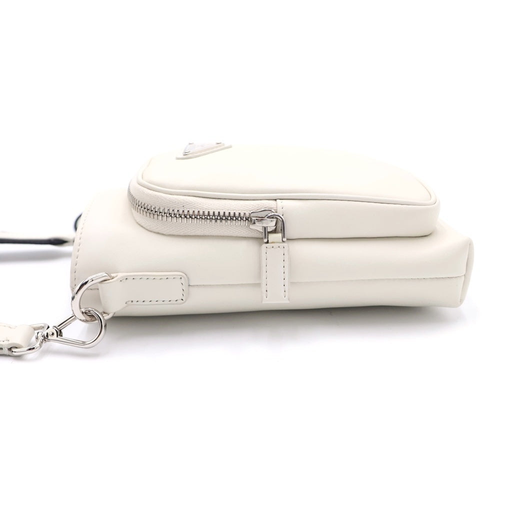 PRADA(プラダ) トライアングルロゴプレート レザー フォンケース ショルダーバッグ シルバー金具 ホワイト 2ZH155 レディース