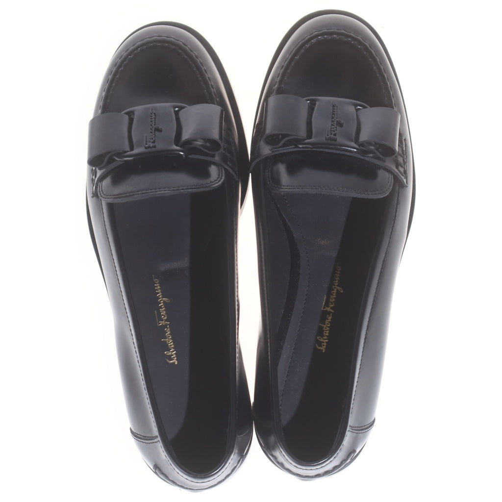 Salvatore Ferragamo(サルヴァトーレ フェラガモ) ヴァラリボン レザーローファー ブラック レディース