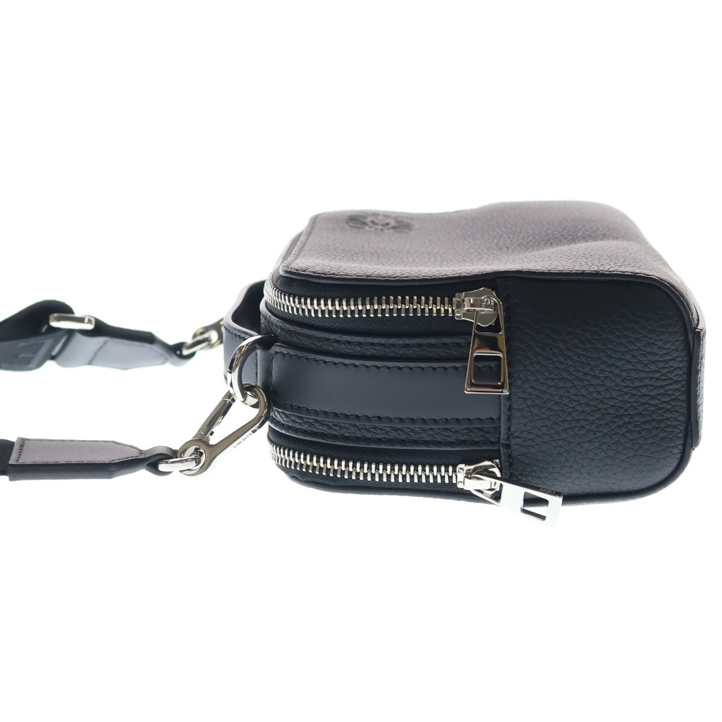 LOEWE(ロエベ) アナグラム カメラバッグ ショルダーバッグ ブラック レザー シルバー金具