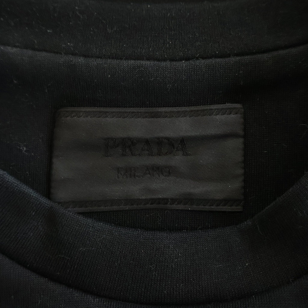 PRADA(プラダ) 25AW トライアングルロゴプレート テクニカルコットン スウェット トレーナー ブラック UJL90B 11OQ UJL90B 11OQ