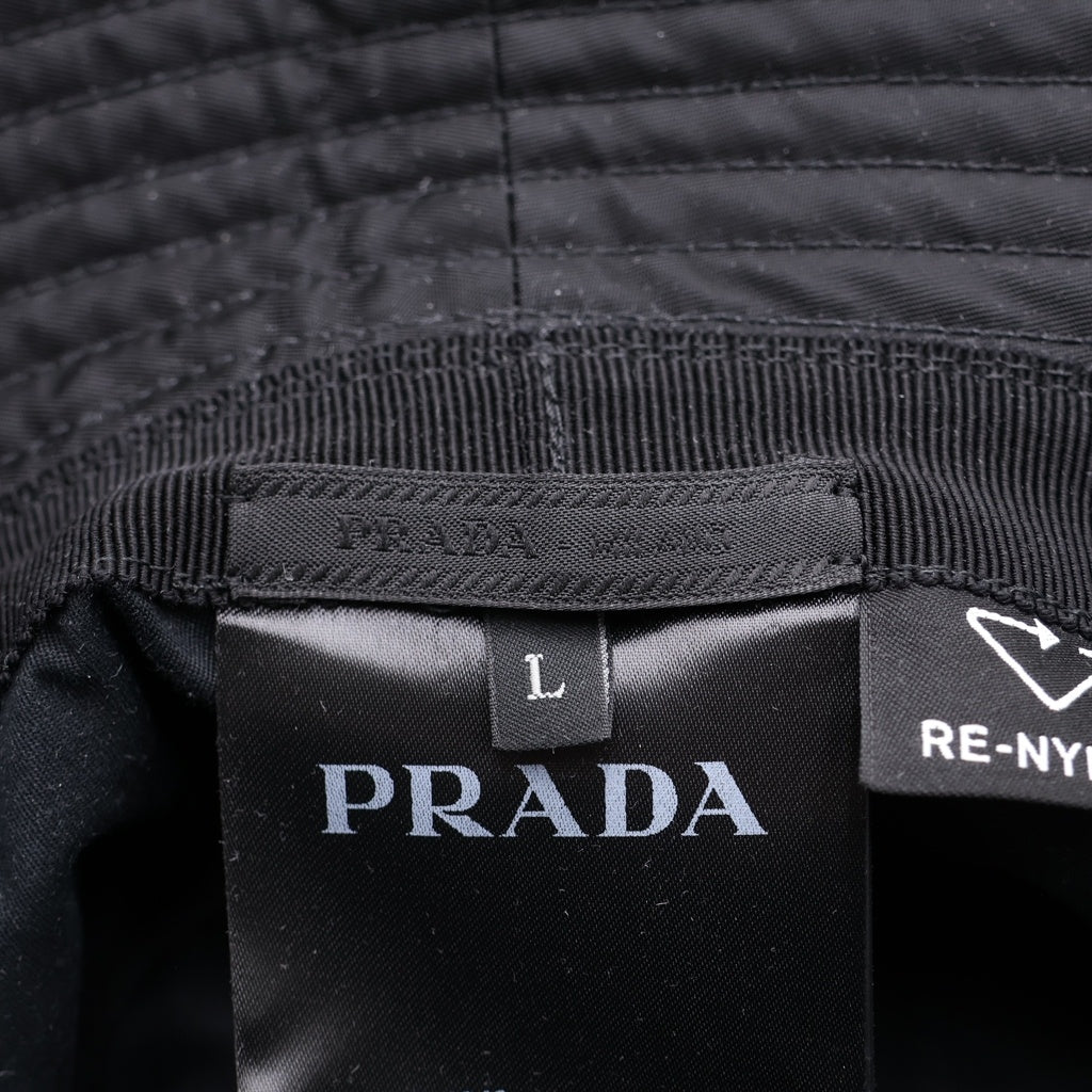 PRADA(プラダ) トライアングルロゴプレート Re-Nylon バケットハット ナイロン ブラック 2HC137