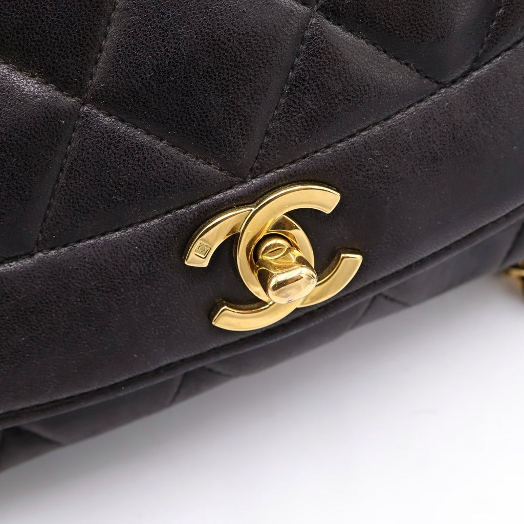 CHANEL(シャネル) ダイアナ25 ラムスキン レザー Sフラップ Sチェーンショルダーバッグ ブラック ゴールド金具 3番台 A01165 レディース