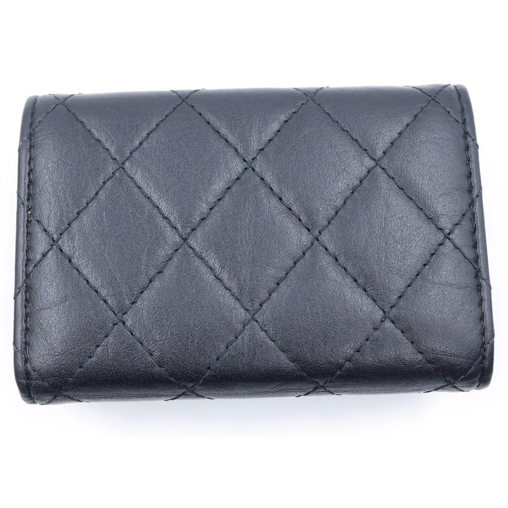 CHANEL(シャネル) シャネル マトラッセ コンパクトウォレット 三つ折り財布 コインケース ブラック ラムスキン A70325 ゴールド金具 レディース
